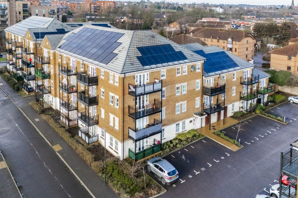 Property photo 2 of 18 4847542