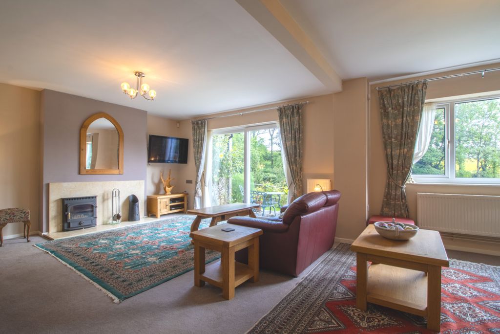 Property photo 3 of 39