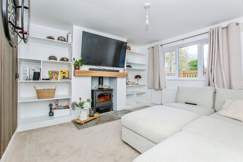 Property photo 3 of 16