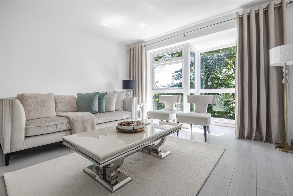 Property photo 3 of 18 31_58013.Jpg