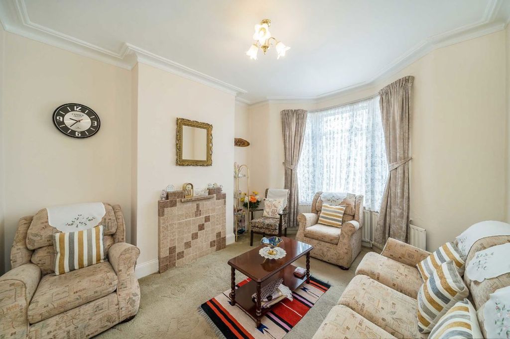 Property photo 2 of 8