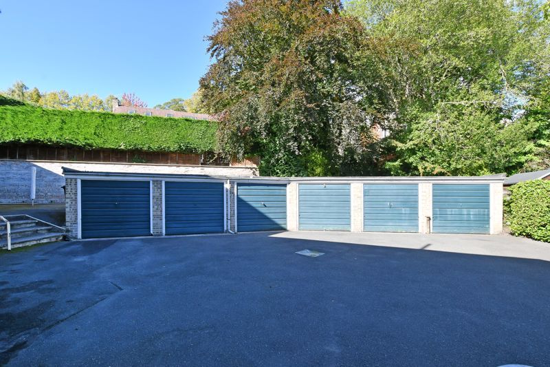 Property photo 3 of 15 Garage