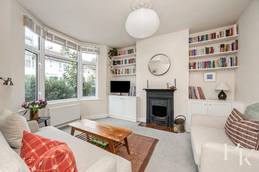 Property photo 3 of 16