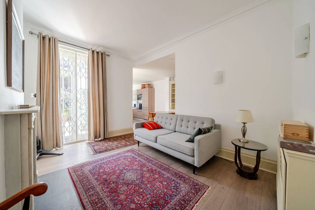 Property photo 2 of 21