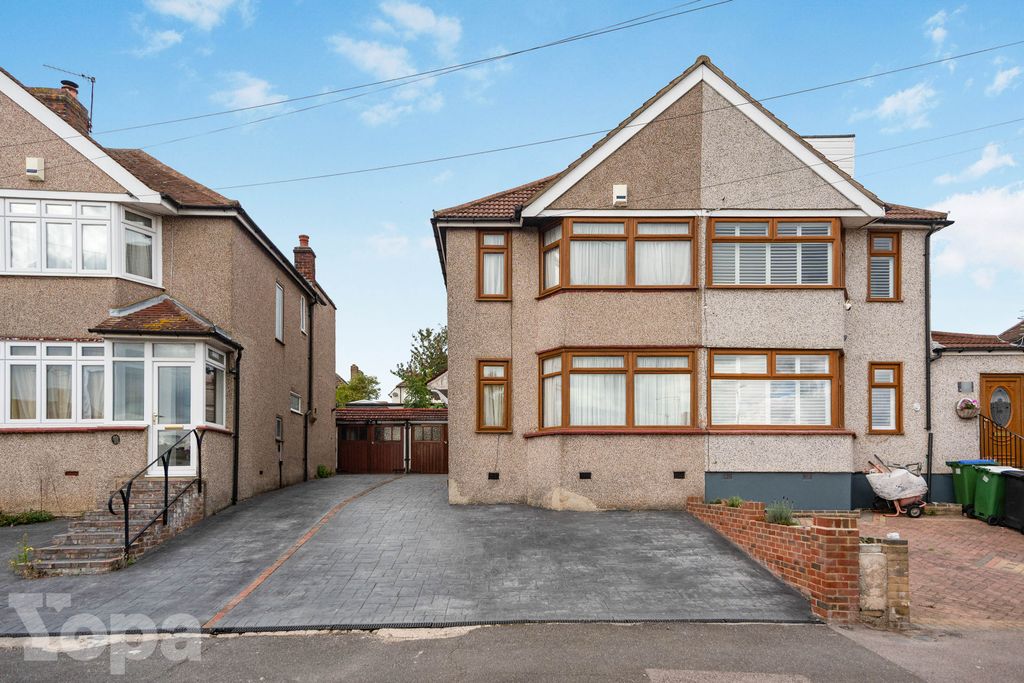 Property photo 1 of 18 Photo #1