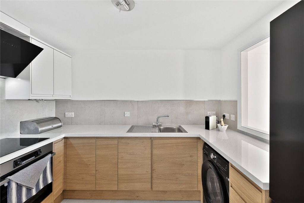 Property photo 2 of 19 Kitchen