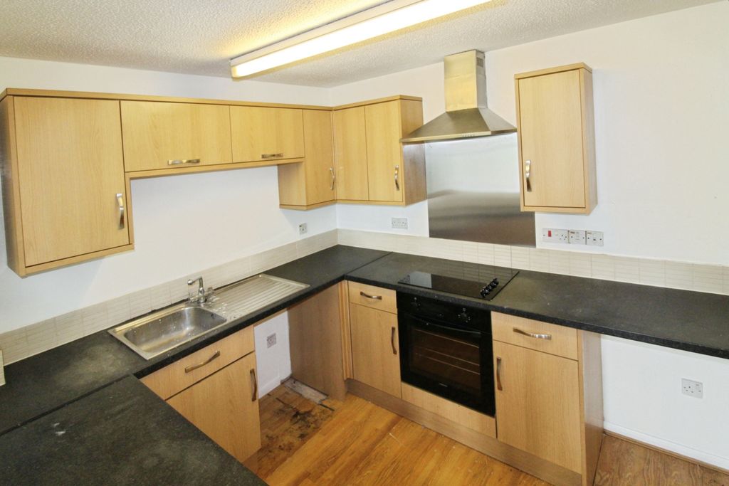 Property photo 2 of 8