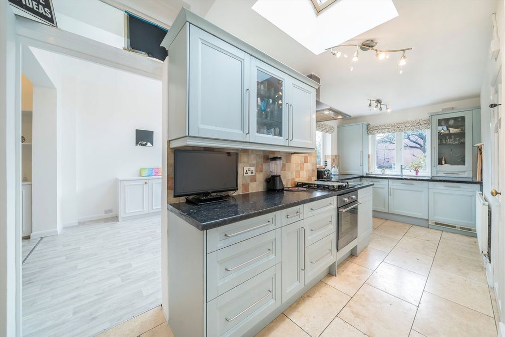 Property photo 3 of 13