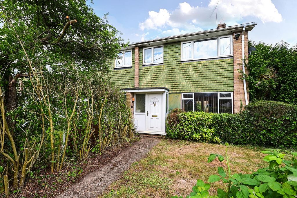 Property photo 1 of 9 64 Frogmore Rd (11)