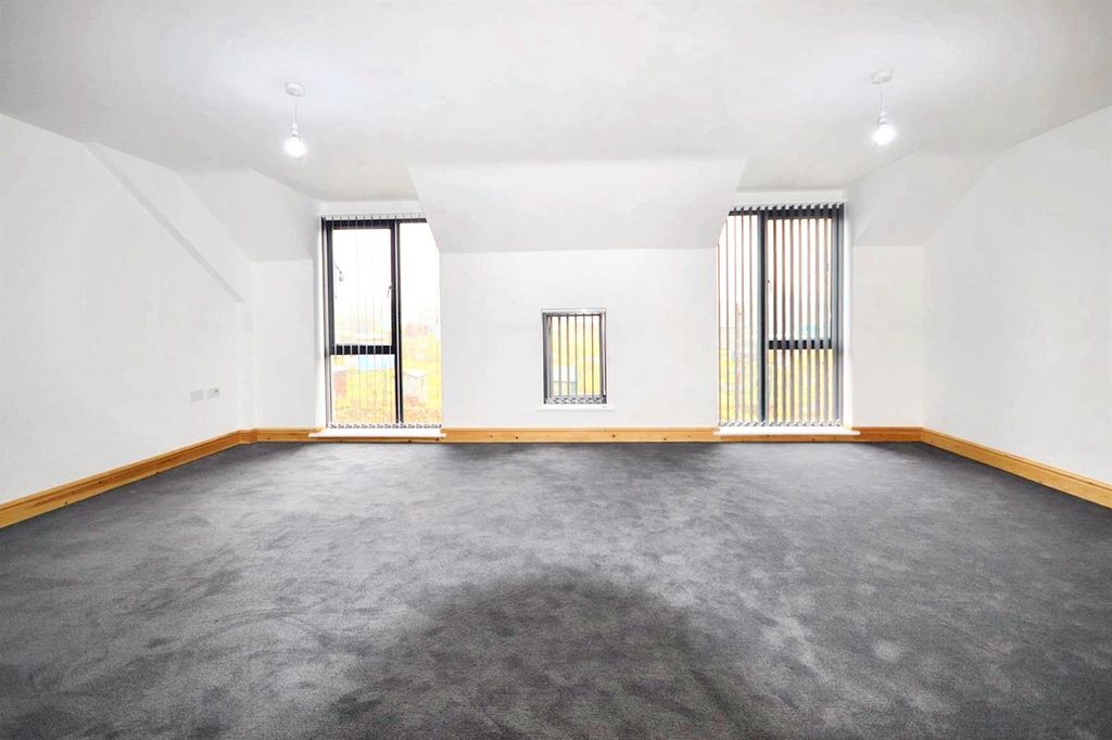 Property photo 2 of 9 131 Stanhope Rd (4).Jpeg