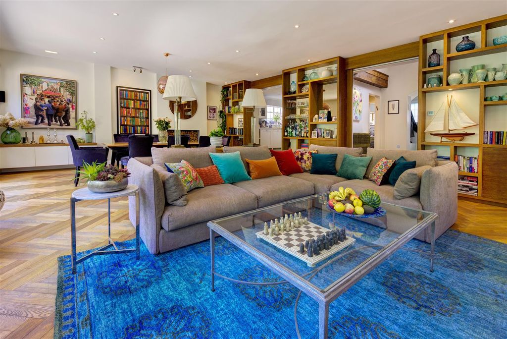 Property photo 3 of 12