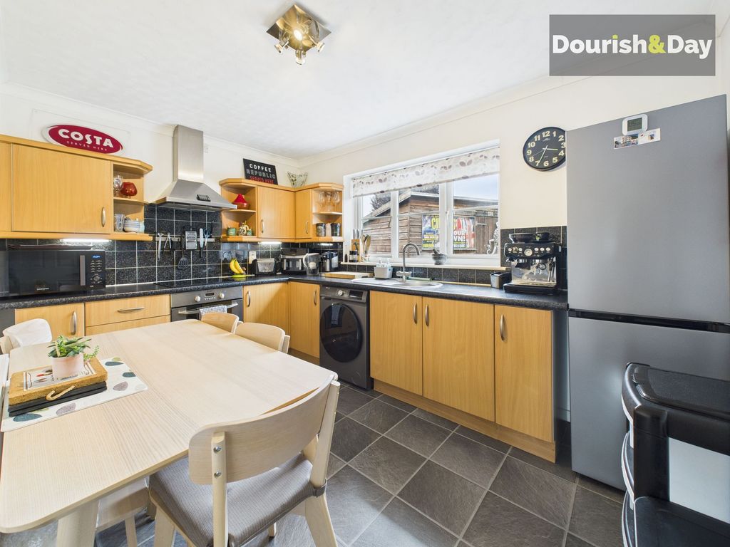 Property photo 3 of 12 Breakfast Kitchen