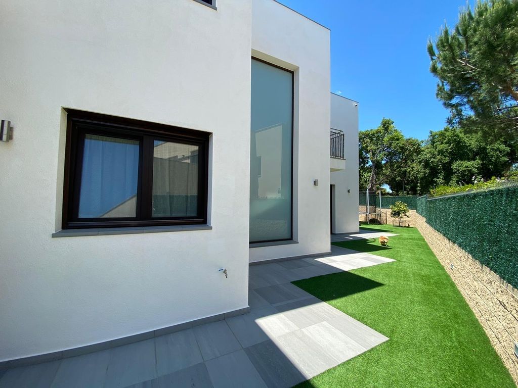 Property photo 2 of 39