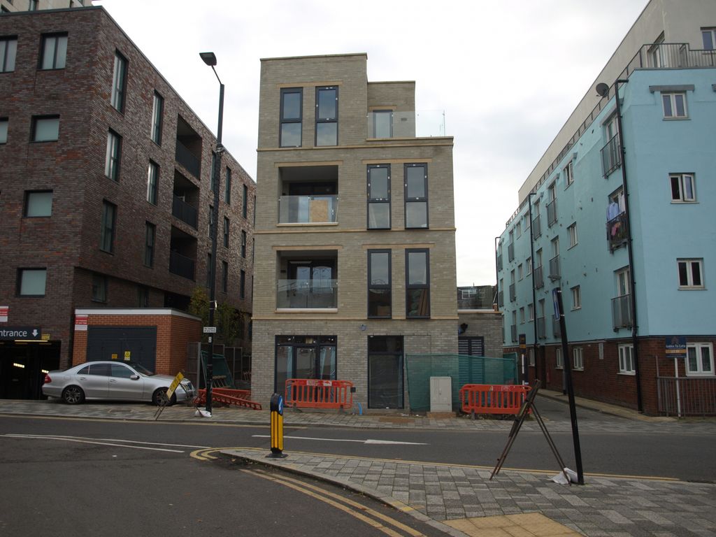 Property photo 1 of 2 Newly Built Block Of Flats 3 x 1 Bedroom Flats & 3 x 2 Bedrooms Flats