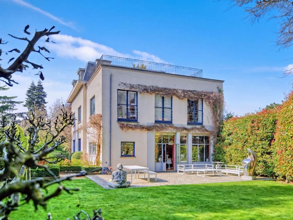Property photo 1 of 19