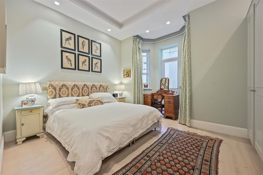 Property photo 3 of 14 Wolverton Road