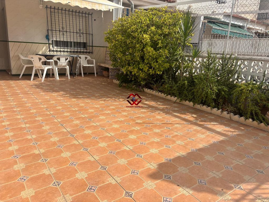 Property photo 2 of 40