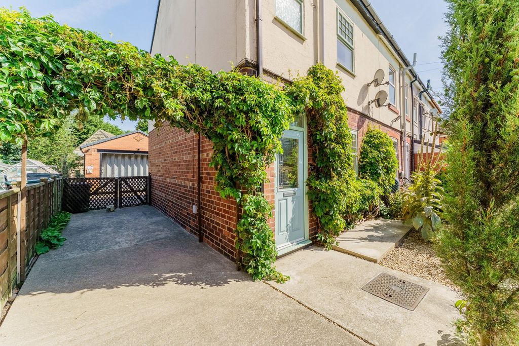 Property photo 2 of 22