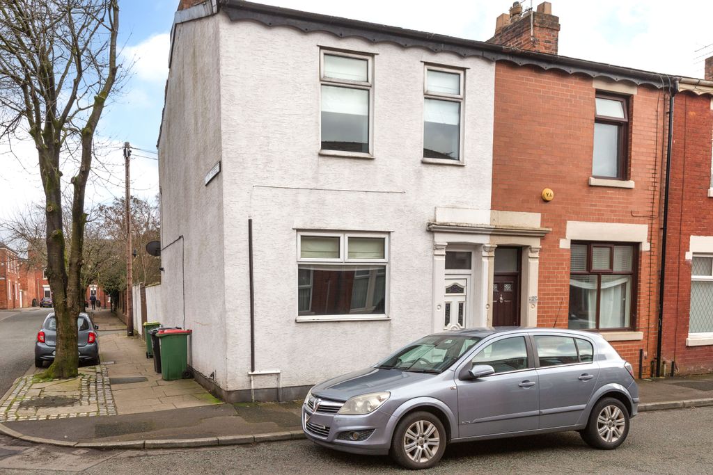 Property photo 1 of 12 25 Waterloo Terrace-14