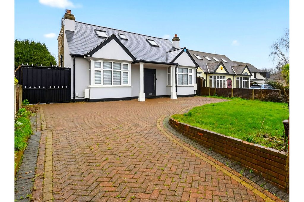 Property photo 1 of 19 Front View