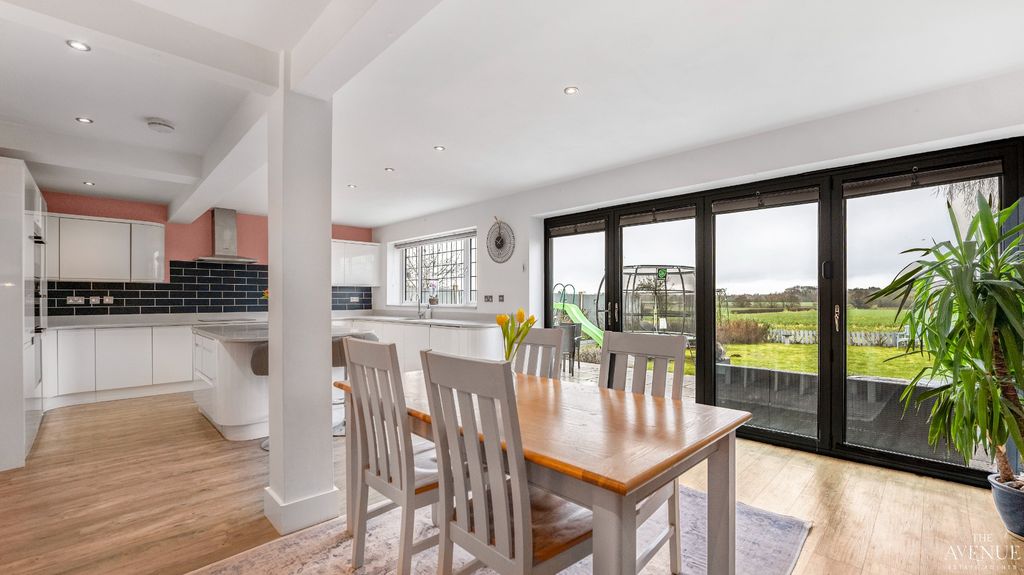 Property photo 3 of 36 4865974