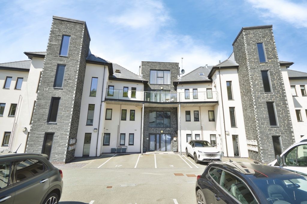 Property photo 1 of 17 Pbox-Img.Jpg