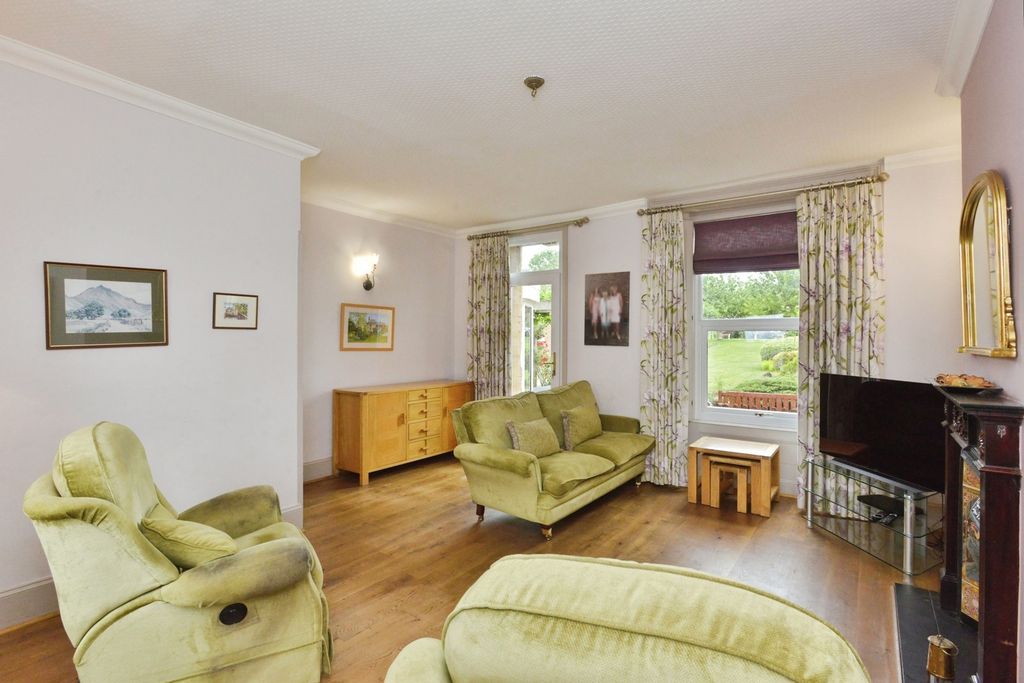 Property photo 3 of 27 Pbox-Img.Jpg