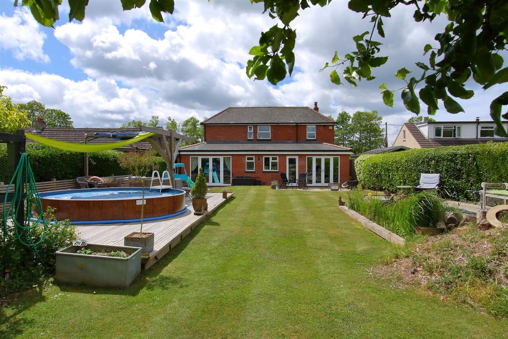 Property photo 3 of 22 Grange Villa