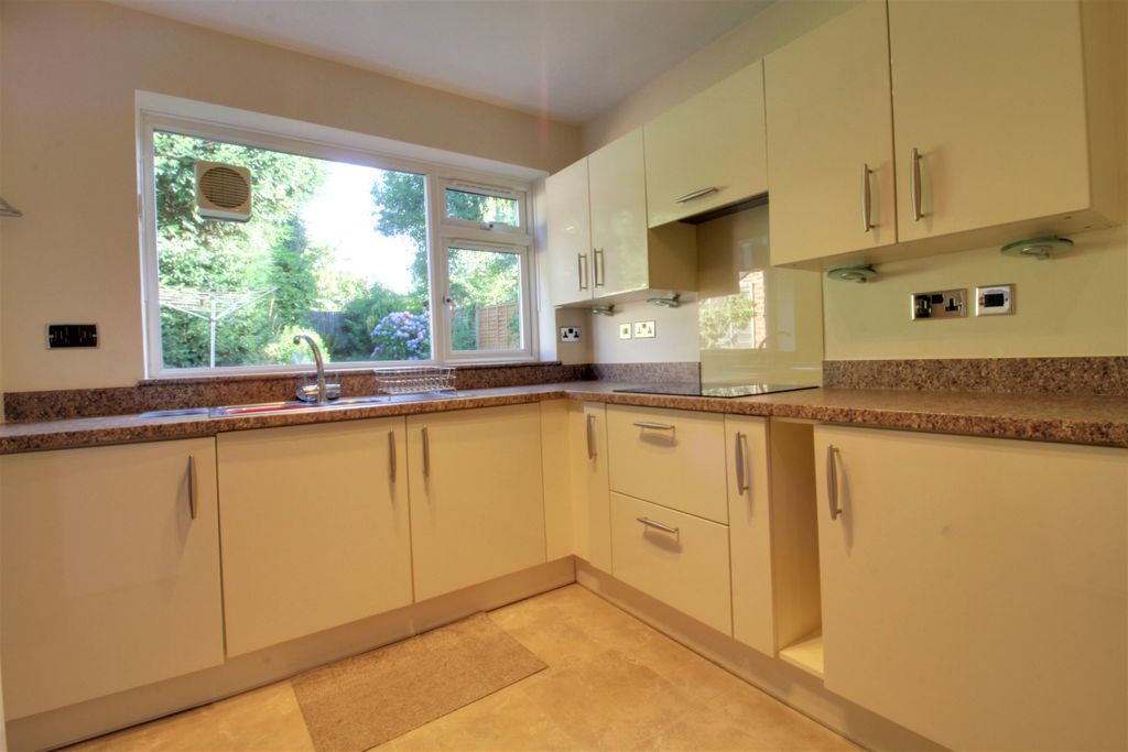 Property photo 2 of 29