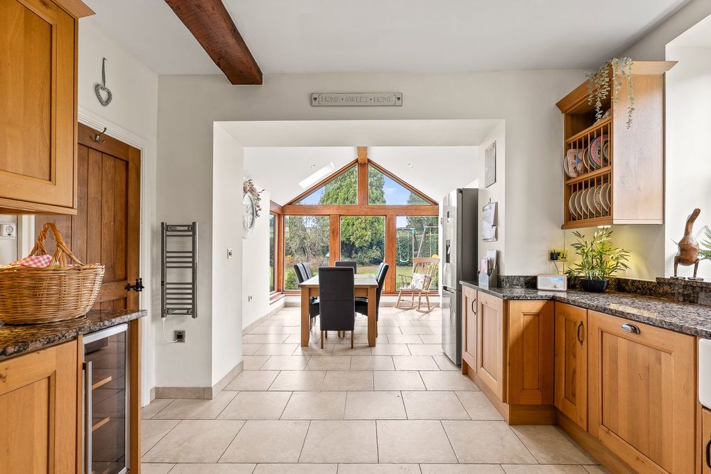 Property photo 3 of 48