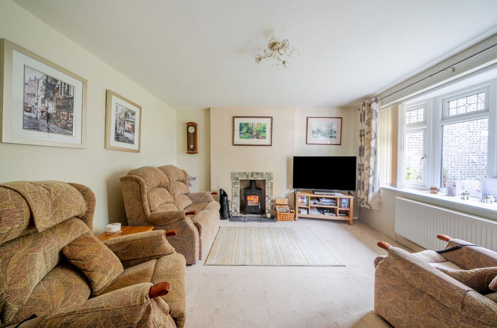 Property photo 3 of 21 1528332-2-1A1536d...