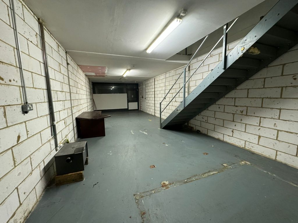 Property photo 1 of 2