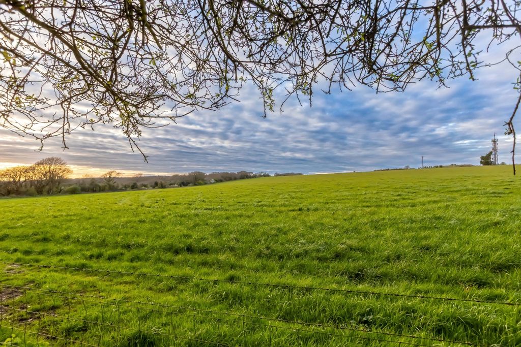 Property photo 2 of 47 Heather Lane_42