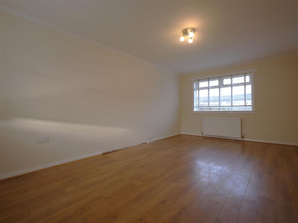 Property photo 3 of 9 P2090951.Jpg