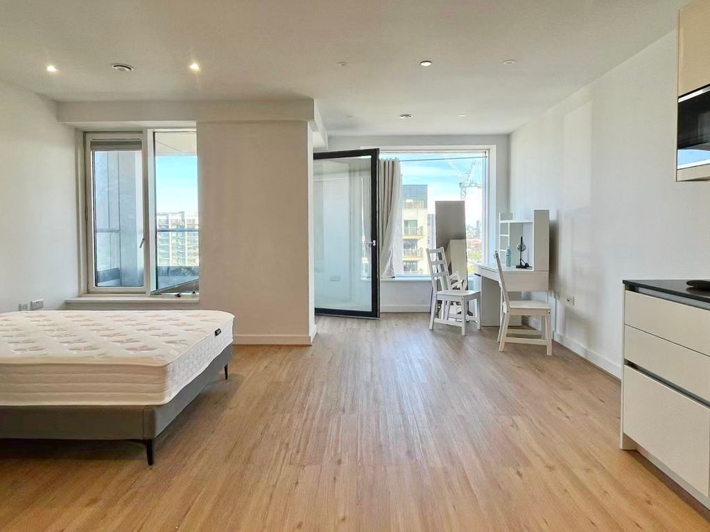 Property photo 2 of 21