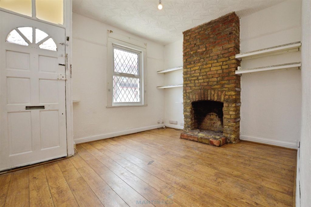 Property photo 2 of 17