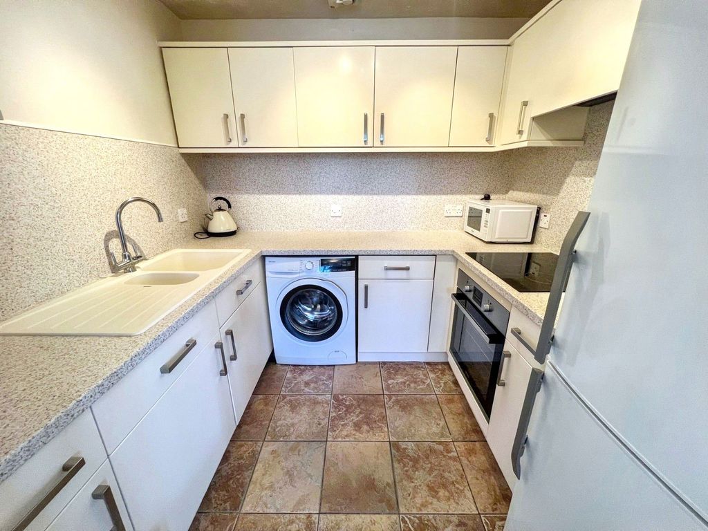 Property photo 2 of 10
