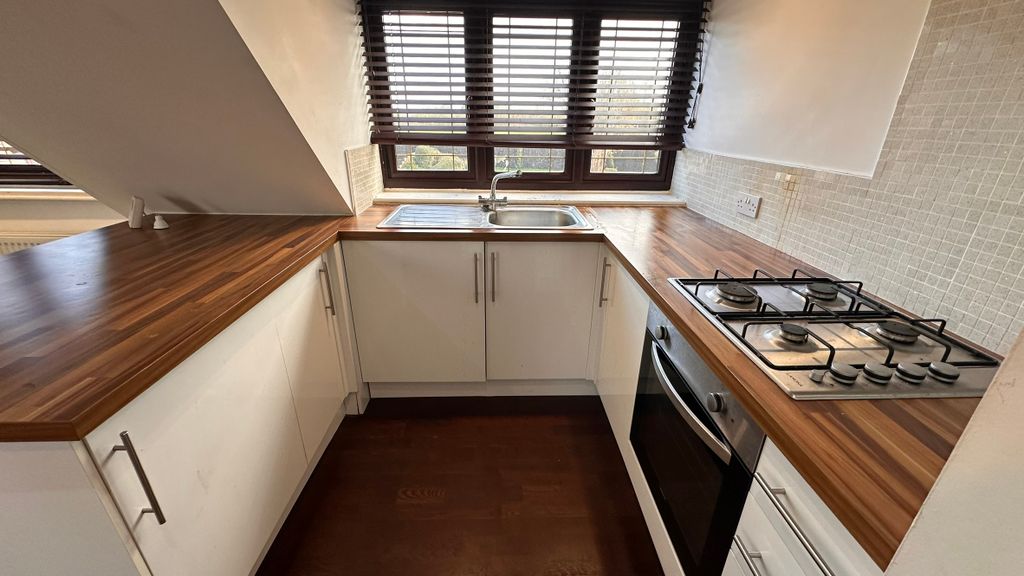 Property photo 3 of 5 Kitchen