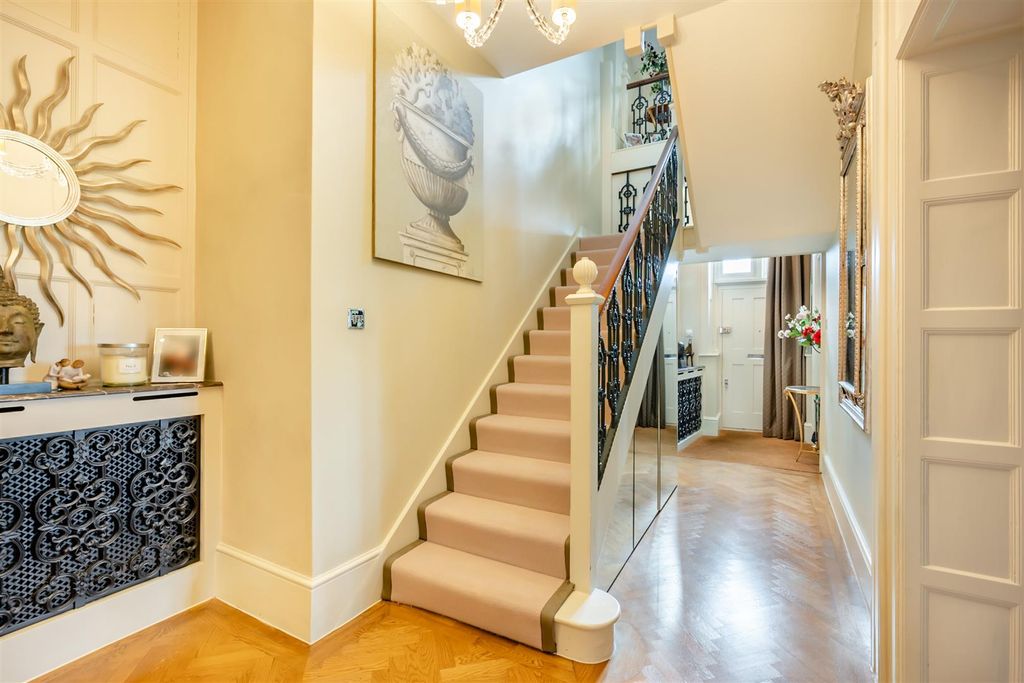 Property photo 2 of 44 8588477-Interior01.Jpg