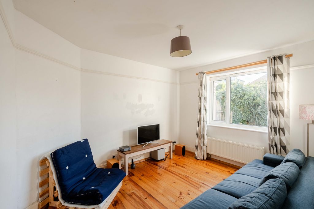 Property photo 2 of 21 1