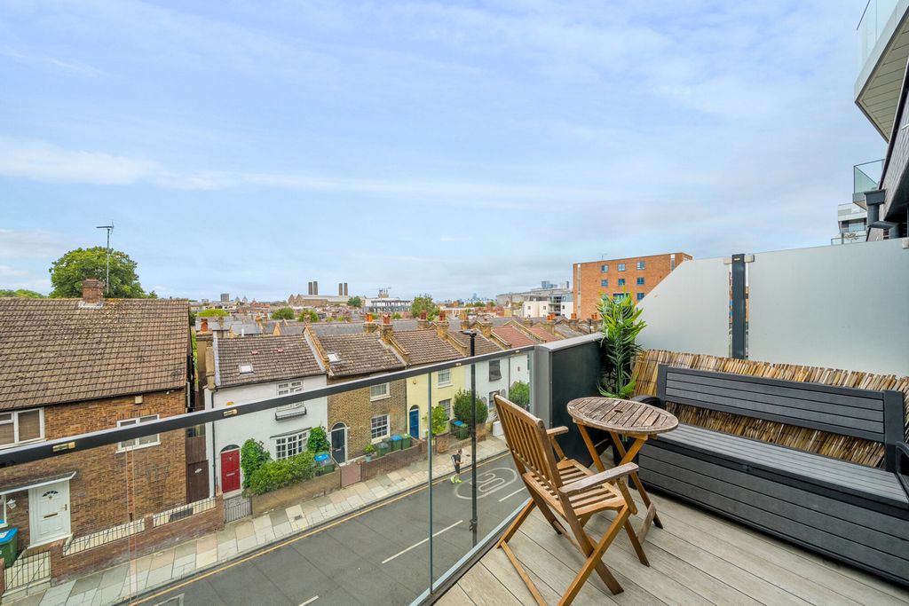 Property photo 1 of 16 1508963-1-6A841d6...