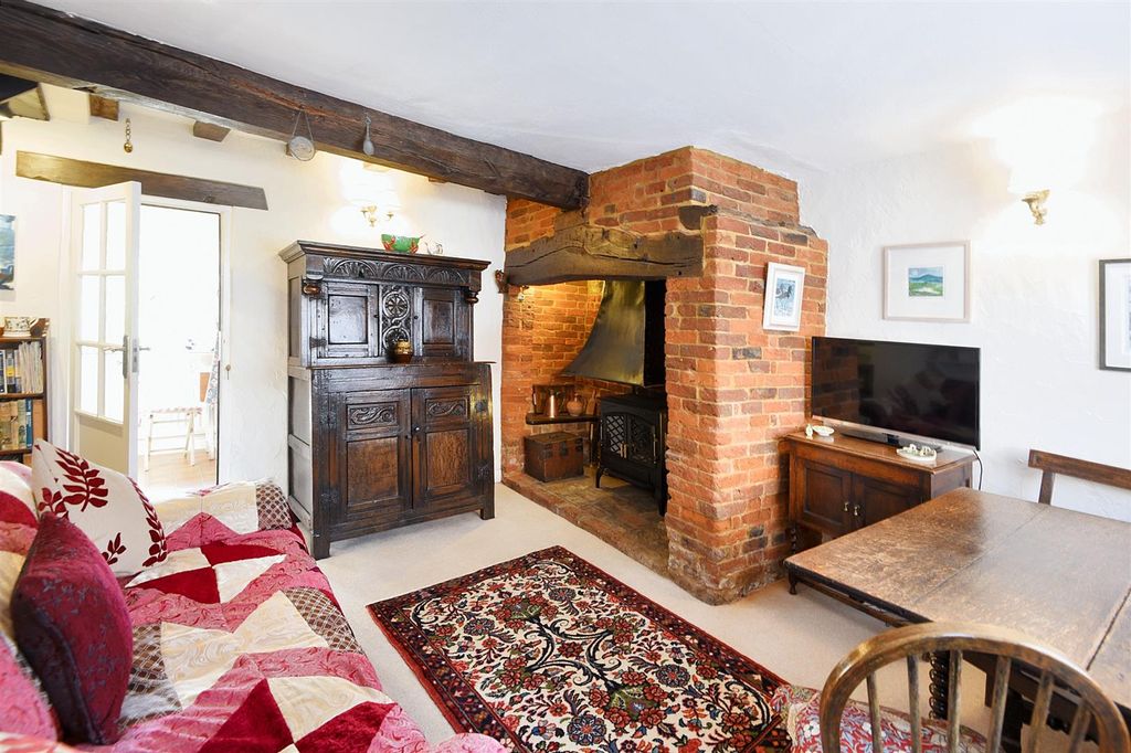 Property photo 2 of 11 Sitting Room