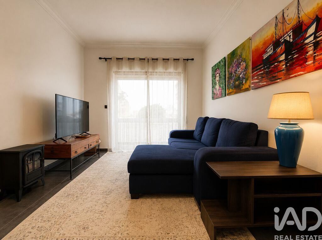 Property photo 2 of 32