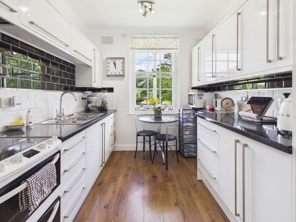 Property photo 2 of 14 Kitchen