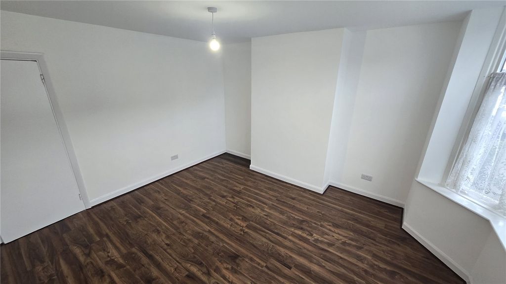 Property photo 2 of 11 Picture No. 03