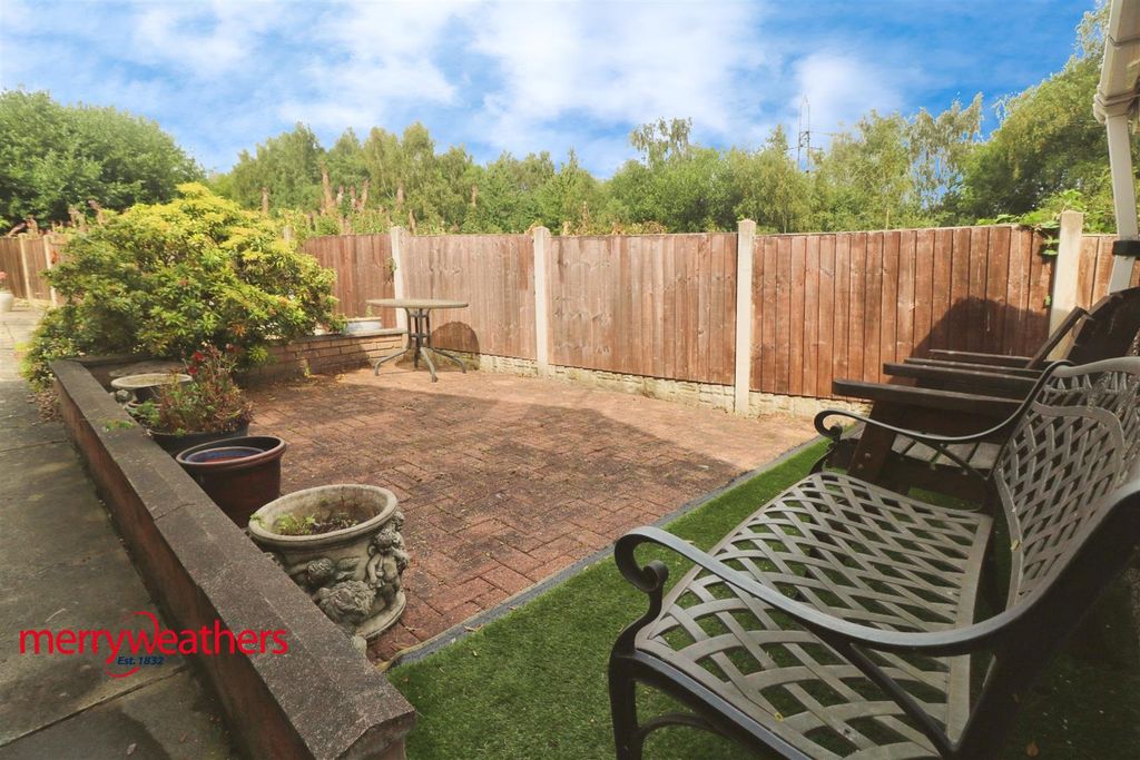 Property photo 2 of 12 Outside