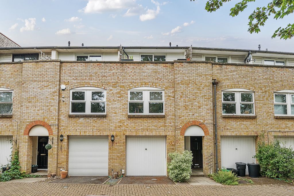 Property photo 1 of 14 External