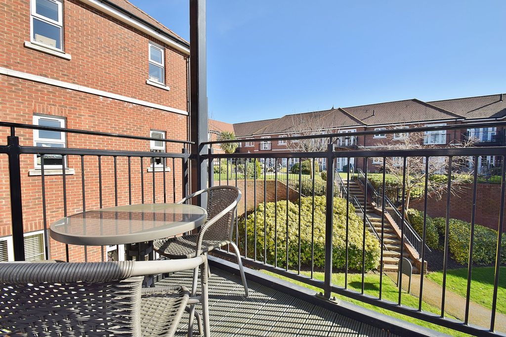 Property photo 3 of 8