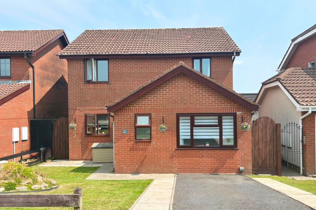 Property photo 2 of 33