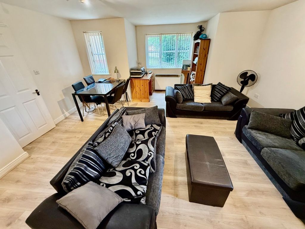 Property photo 3 of 11